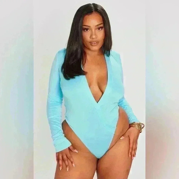 PrettyLittleThings Women’s Blue Plunge Soft Feel Bodysuit Size L‎ - Picture 1 of 6
